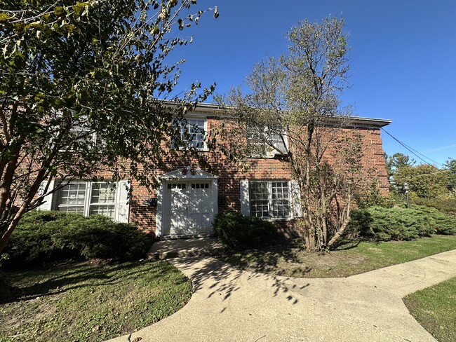Building Photo - 516 Lake Ave