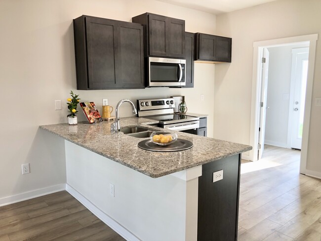 Building Photo - 403 Falls Pointe