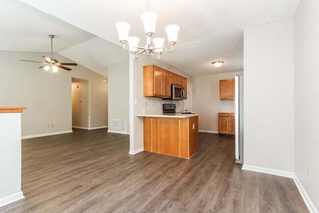 Foto del edificio - 748 Millbrook Dr