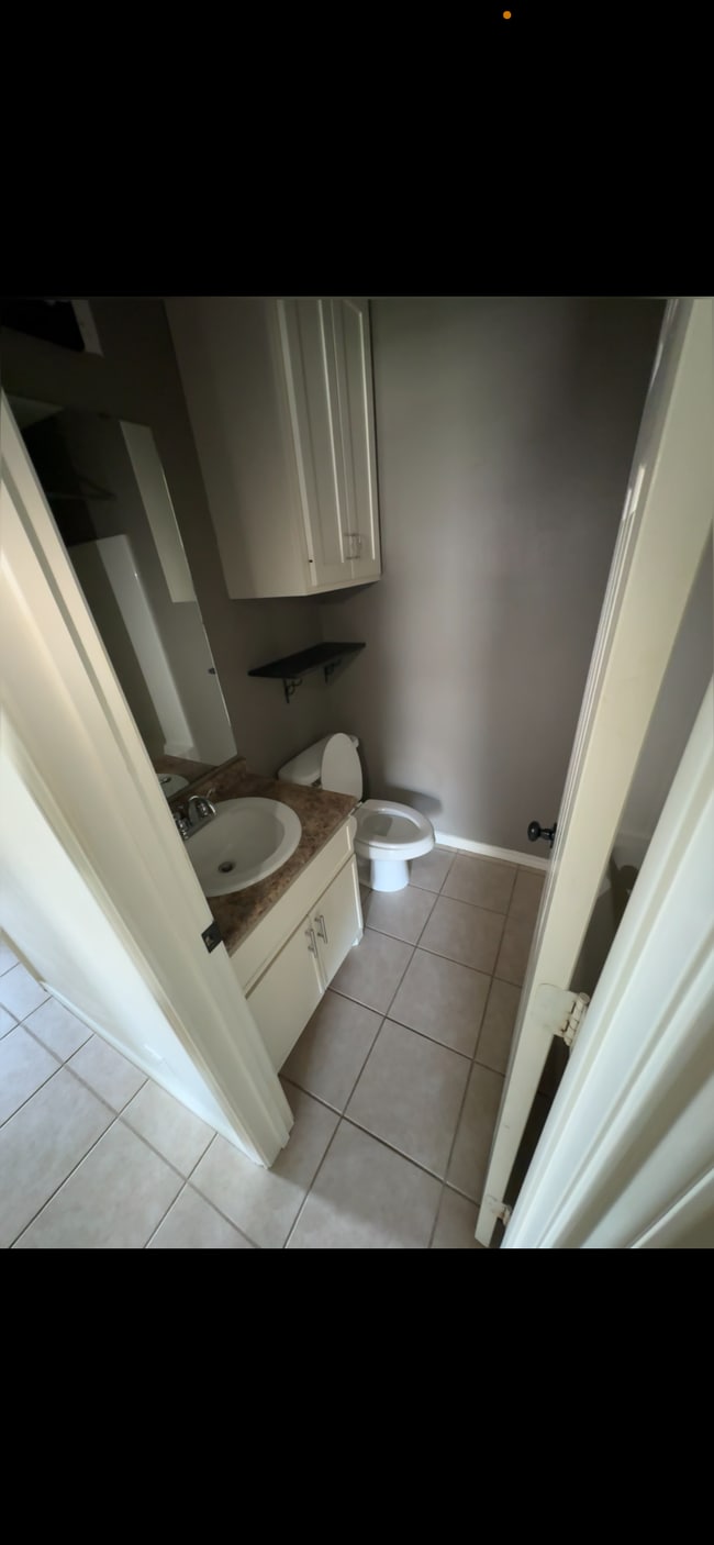 Building Photo - 470