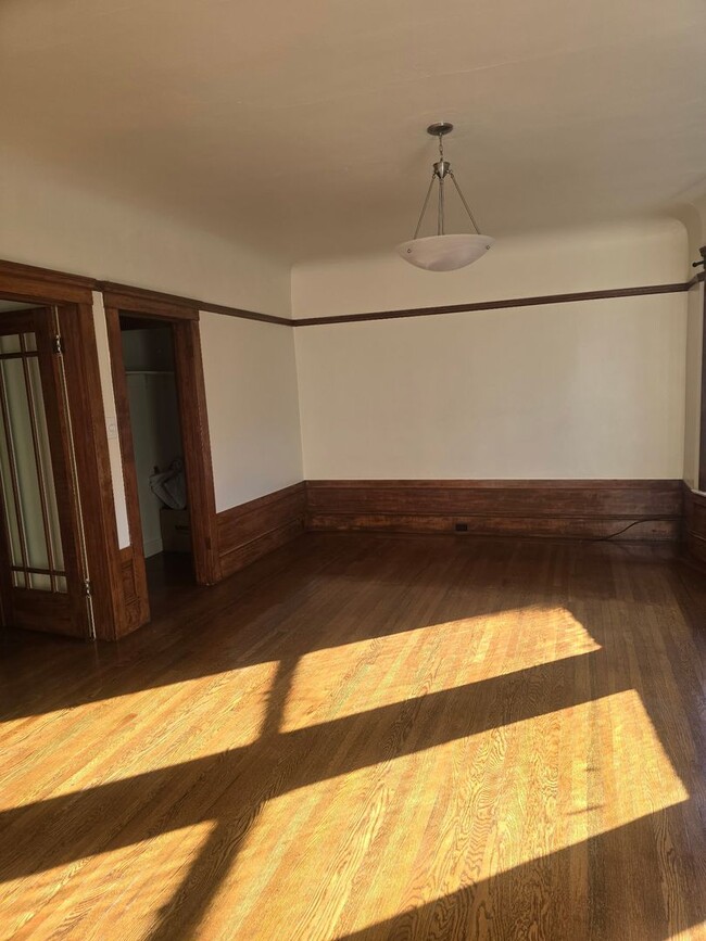 Building Photo - 126