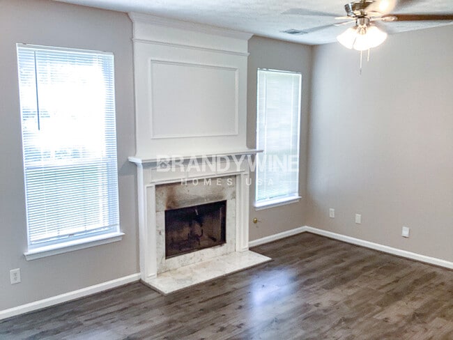 Building Photo - One and a half mos. FREE RENT