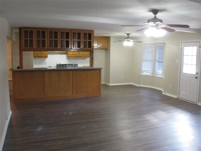 Building Photo - 4937 Jordan Park Dr