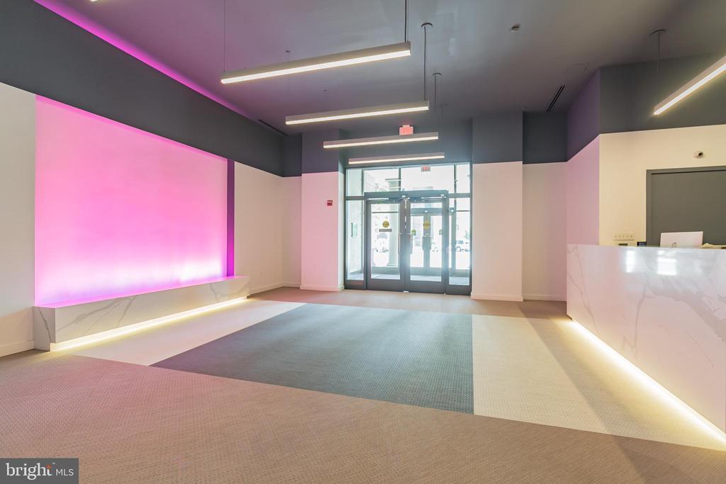 Foto principal - 2750 14th St NW