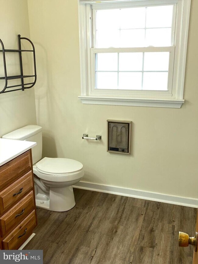 Building Photo - 8212 Heather Ln