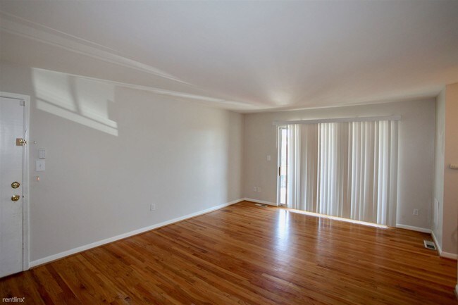 Building Photo - 1 br, 1 bath  - 29174 Lund Ave
