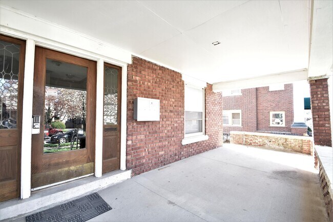 Foto del edificio - 3419 Wyandotte St