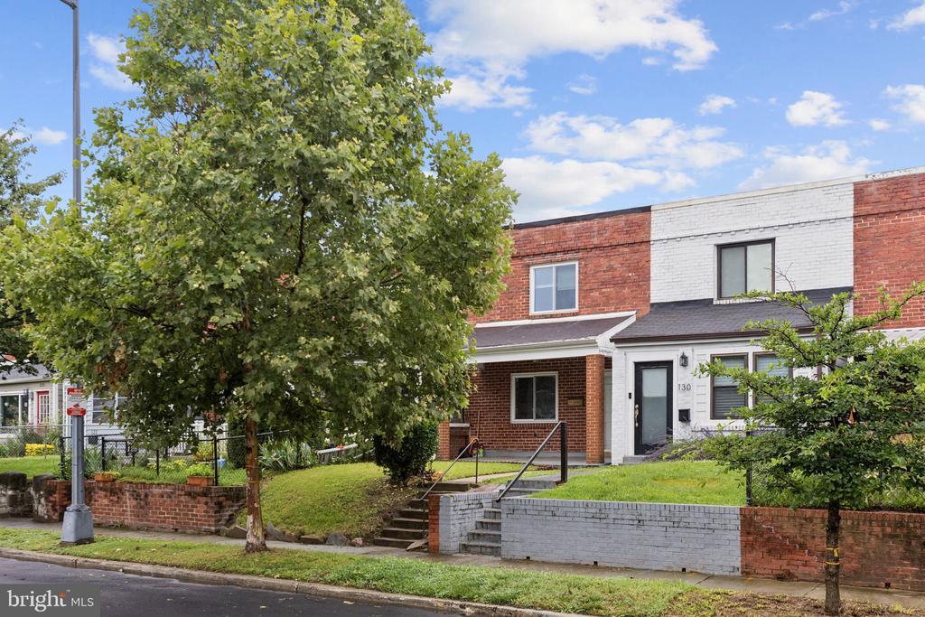 Primary Photo - 128 33rd St NE