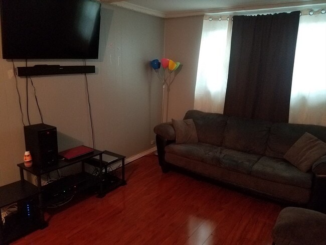 Building Photo - 10 Andria Rd