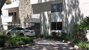 Building Photo - 1235 Mariposa Ave
