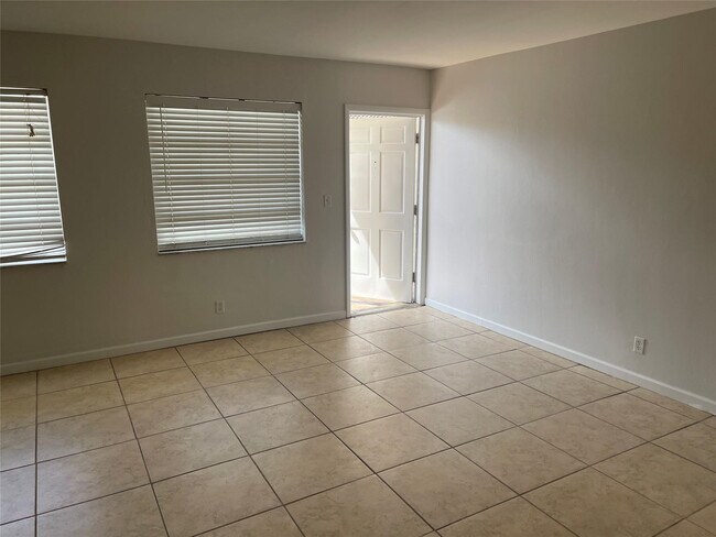 Foto del edificio - 4051 NE 13th Ave