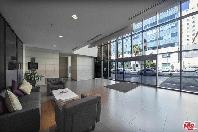 Building Photo - 1234 Wilshire Blvd