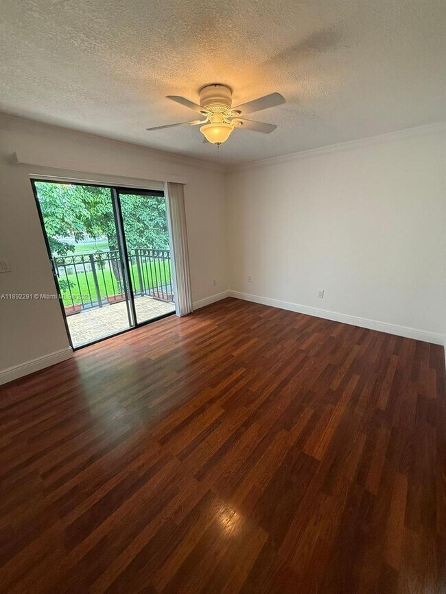 Foto del edificio - 10450 SW 154th Ct