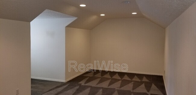 Foto del edificio - 16139 Park Dr