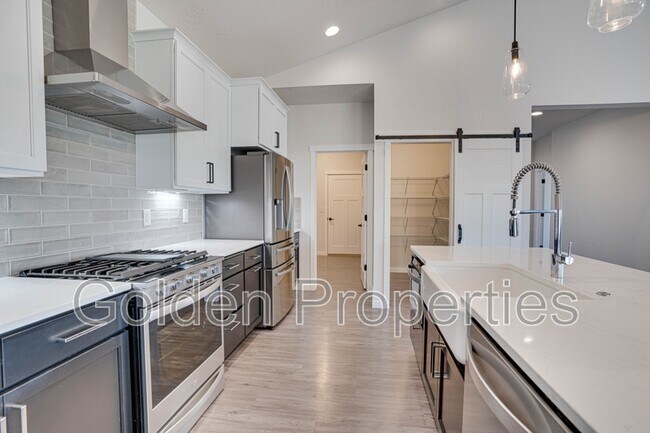 Foto del edificio - 2172 W Camus Dr