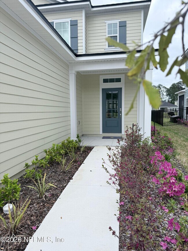 Foto del edificio - 523 Farmfield Dr