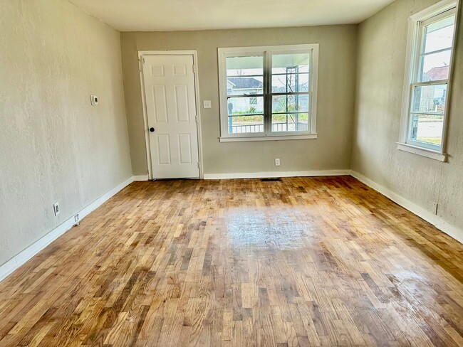 Building Photo - Cedartown Rental- Open House March 16th 10...