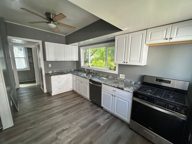 Foto del edificio - 3 bedroom Single Family House