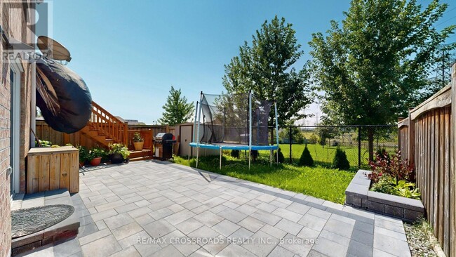 Building Photo - 33 Netherway Crescent