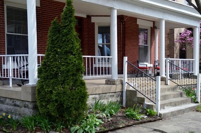 Building Photo - 32 Wilson Ave