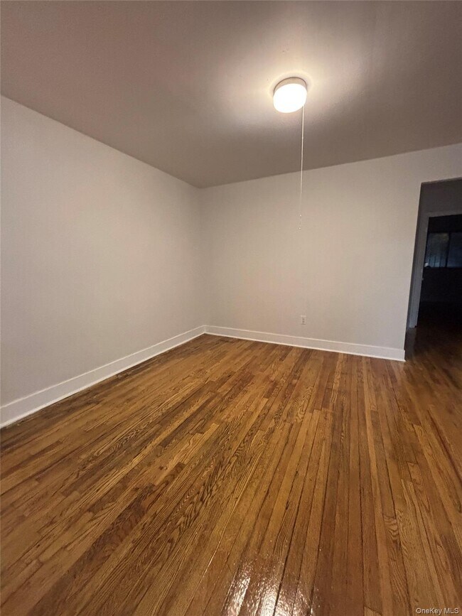 Foto del edificio - 730 E 217th St