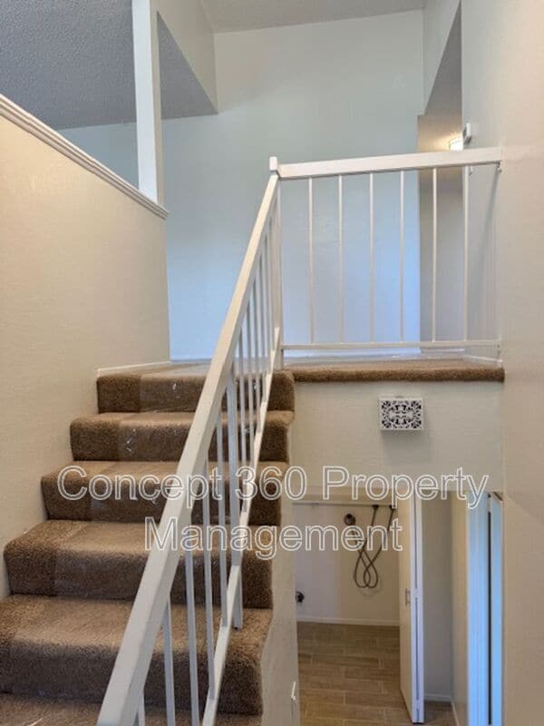 Building Photo - 1634 Laraine Cir