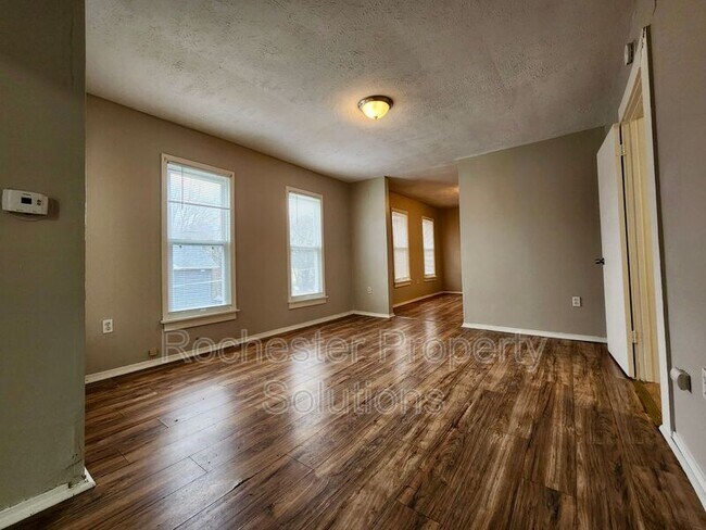 Building Photo - 163 Frost Ave