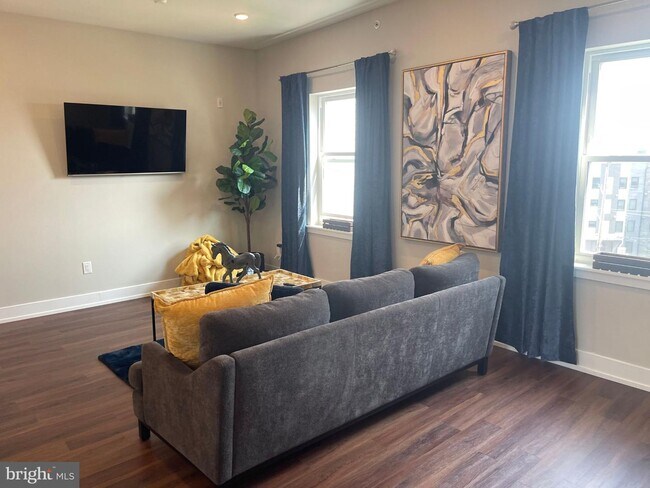Foto del edificio - 1527-29 Ridge Ave
