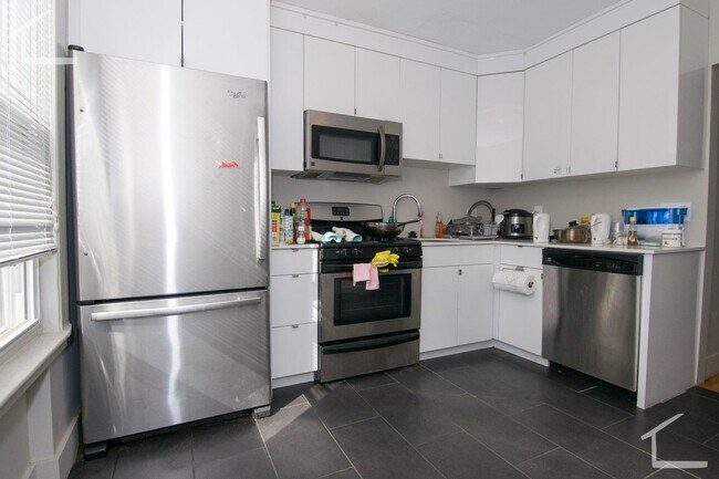 Foto del edificio - 27 Greylock Rd