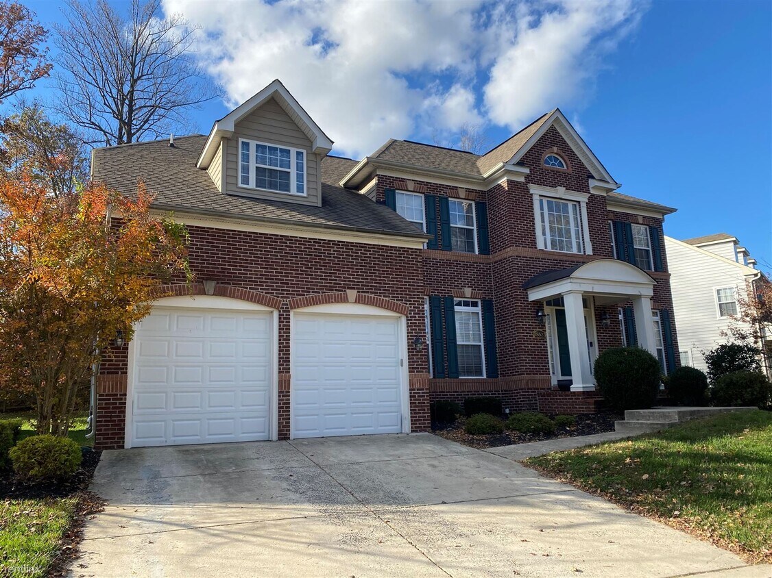 4 br, 2.5 bath House 15523 Symondsbury Way House Rental in Upper