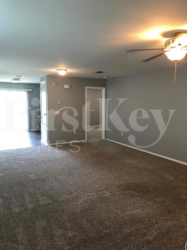 Building Photo - 9655 Shorebird Ln