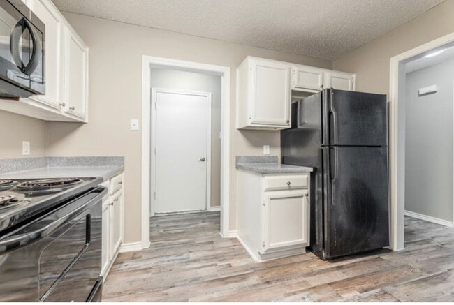 Photo - 3932 Wymess Dr House