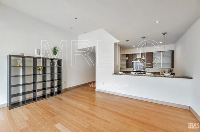 Foto del edificio - 368 Elm St