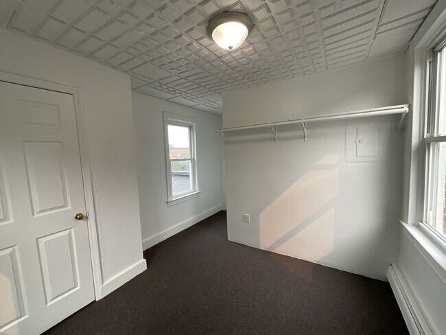 Building Photo - 774 W Mason Ave