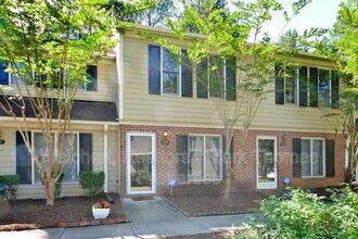 Building Photo - 104 Gatehouse Ln