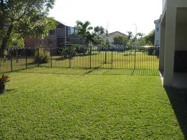 Foto del edificio - 9074 Dupont Pl