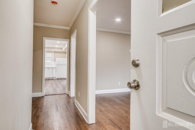 Foto del edificio - 93 Player Ave