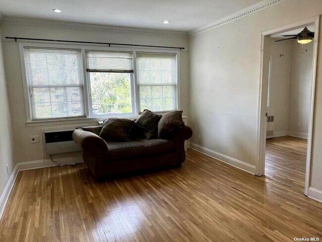 Building Photo - 215-10-215-43 43rd Ave