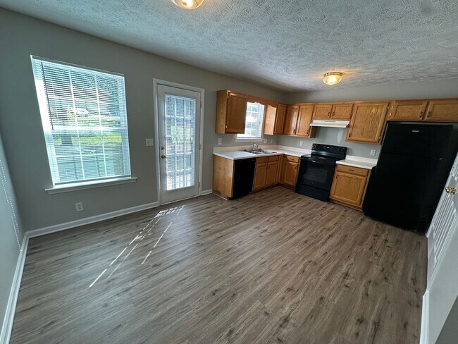 Building Photo - 2442 Willowbrook Dr