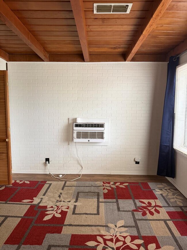 Building Photo - 212 Orchard Dr