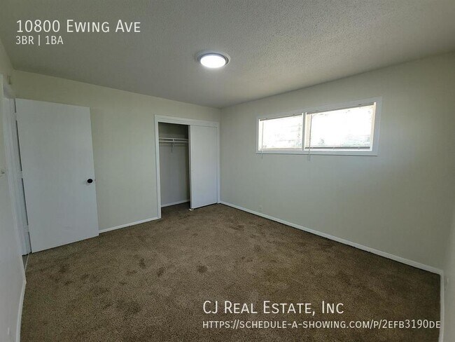 Building Photo - 10800 Ewing Ave