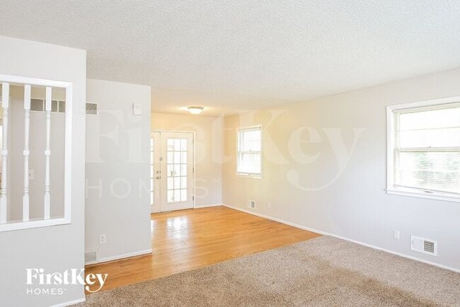 Foto del edificio - 1043 E Lexington Ave