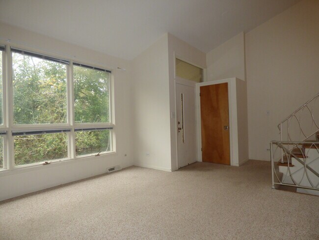 Living Room - 52 N Dee Rd