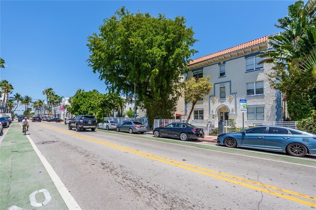 Building Photo - 1611 Meridian Ave