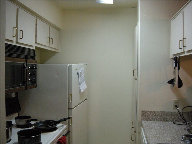 Building Photo - 2902 Cole St