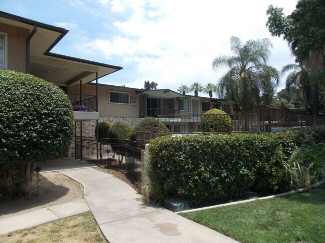 Foto del edificio - 25276 Barton Rd