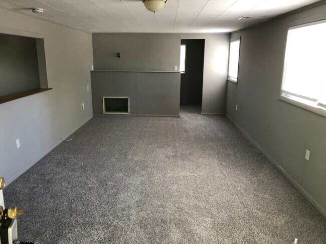Living Room - 820 W 15th St
