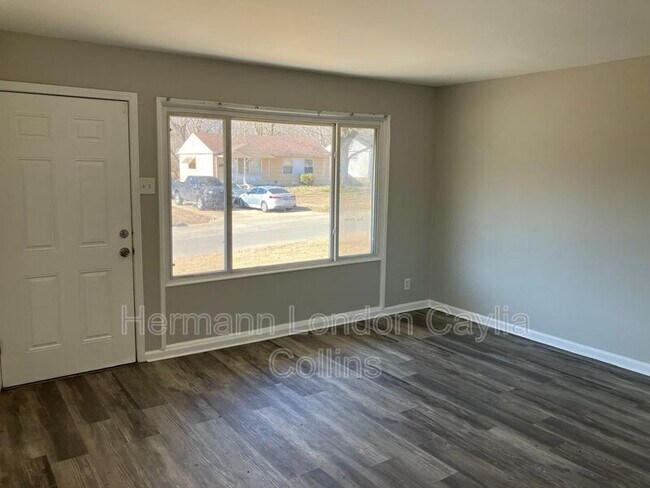 Foto del edificio - 9840 Medford Dr