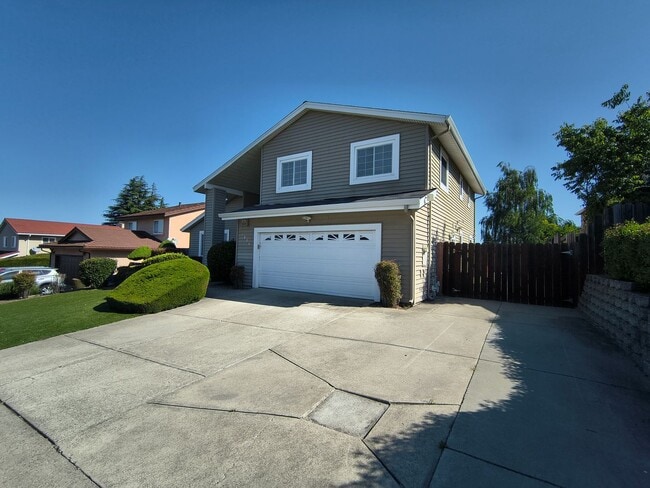Building Photo - Beautiful and Spacious Two Story 4 Bed/3 Bath Home For Rent In Hercules!!!
