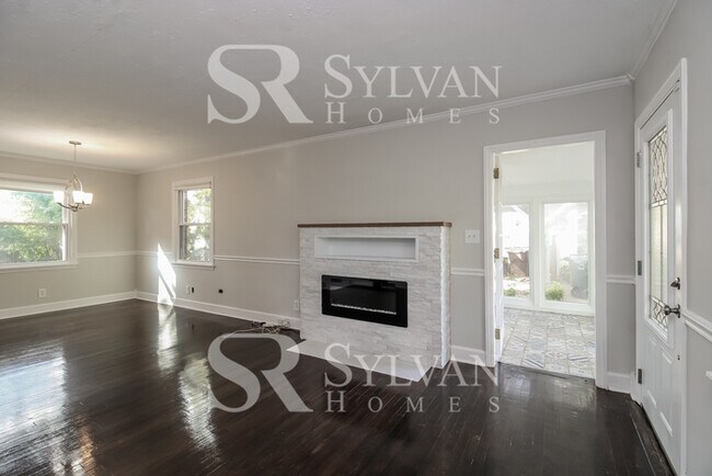 Building Photo - Lovely 3BR, 2.BA, traditional ranch